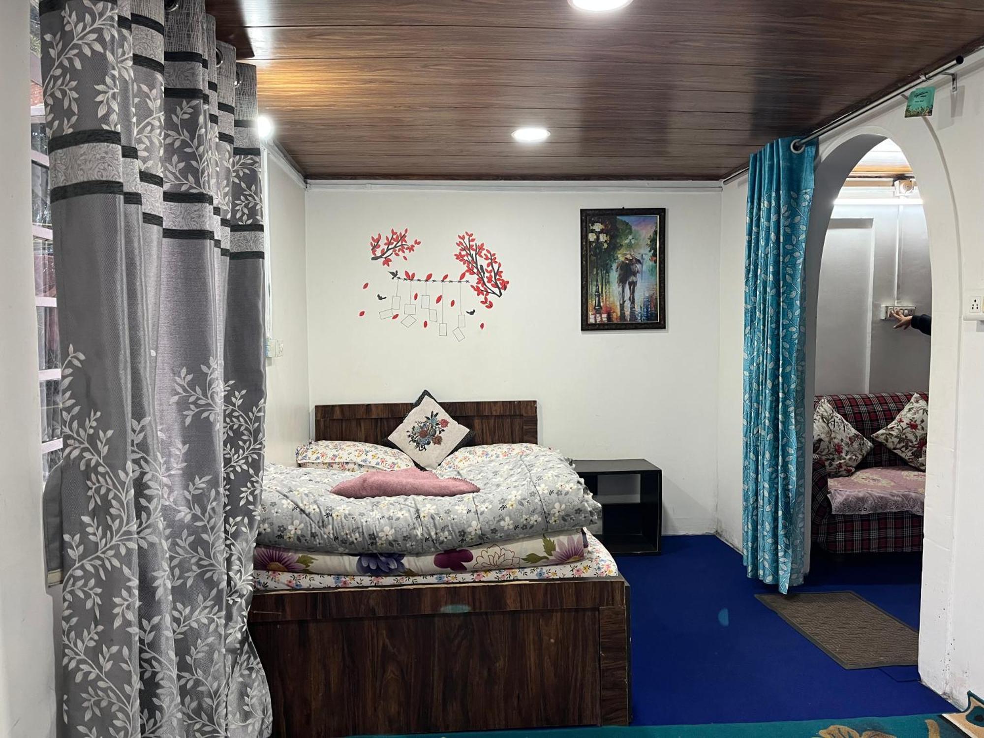 Pradhan Homestay Mirik - Homestay Beside Mirik Lake Екстер'єр фото