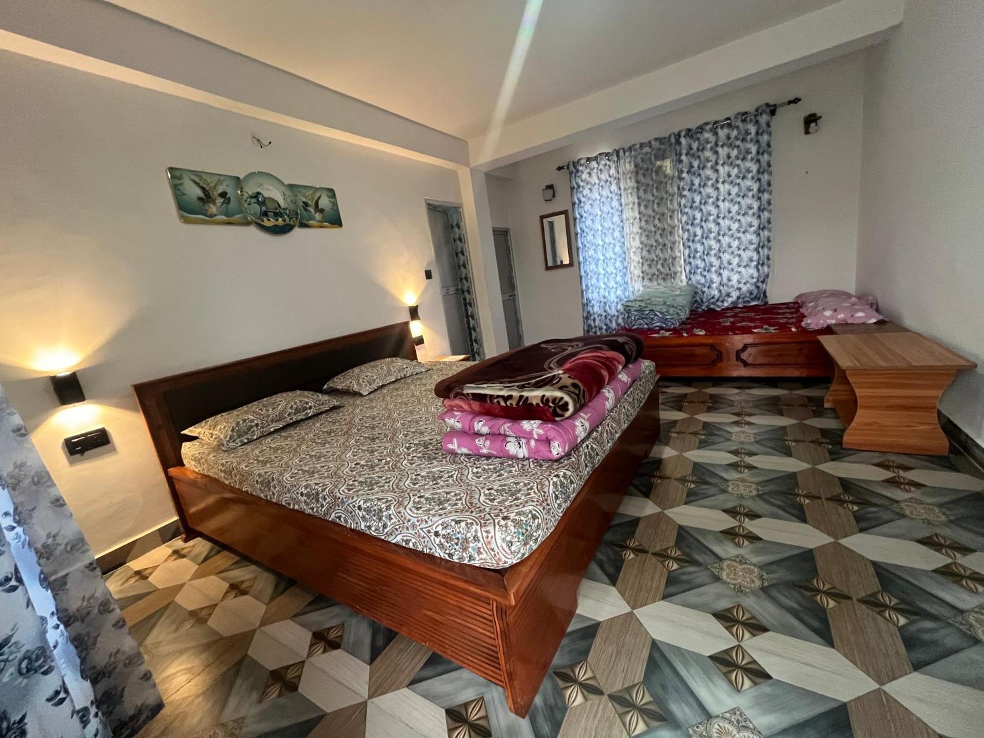 Pradhan Homestay Mirik - Homestay Beside Mirik Lake Екстер'єр фото
